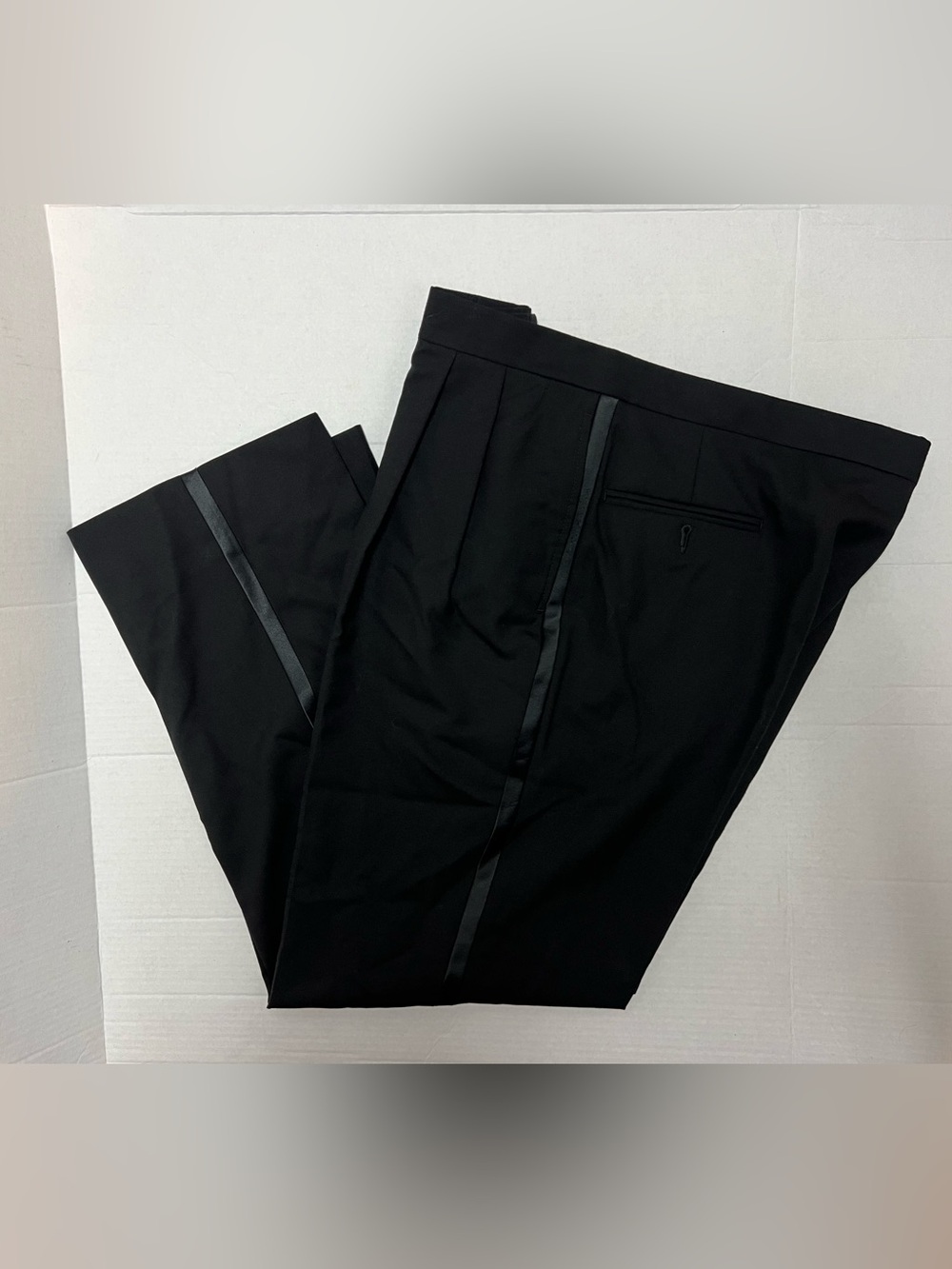 Jos. A. Bank Men's 46R Blazer Jacket 40x32 Pants Black Tuxedo Suit - Picture 3 of 13